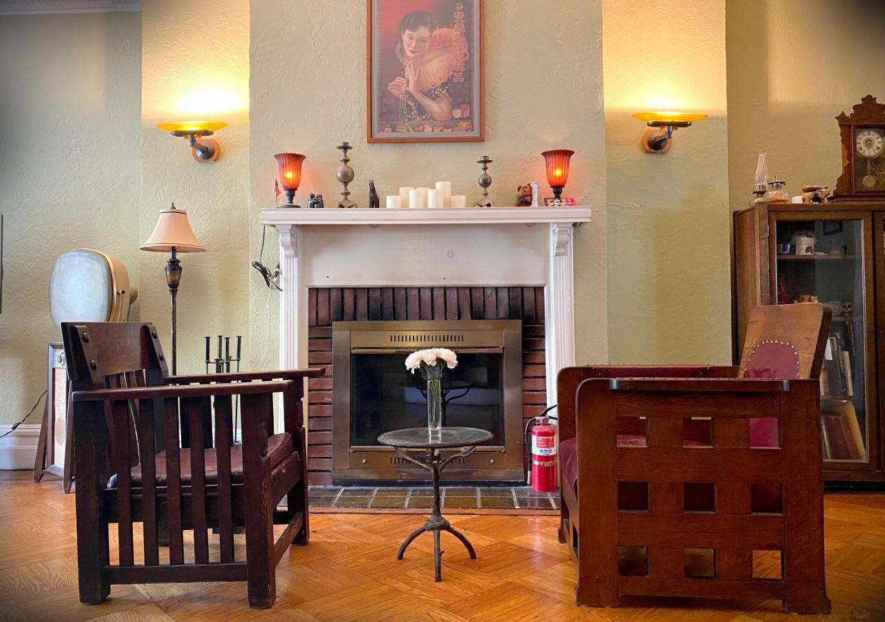 Spacious Bedroom In A Brooklyn House Shared With Host นิวยอร์ก ภายนอก รูปภาพ