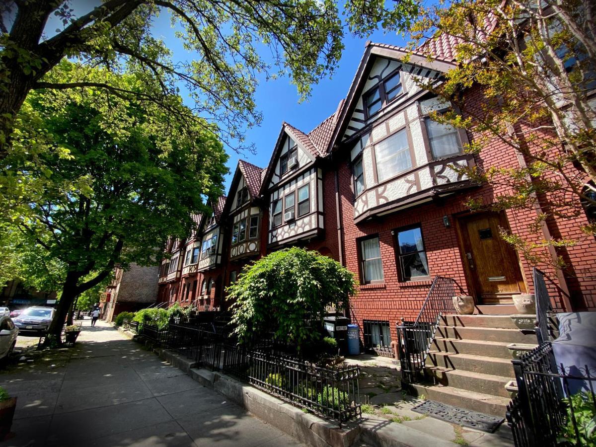 Spacious Bedroom In A Brooklyn House Shared With Host นิวยอร์ก ภายนอก รูปภาพ