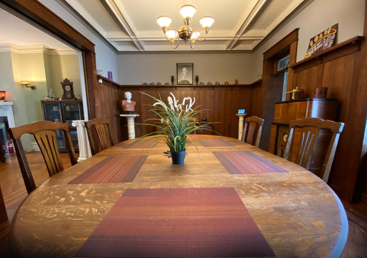 Spacious Bedroom In A Brooklyn House Shared With Host นิวยอร์ก ภายนอก รูปภาพ