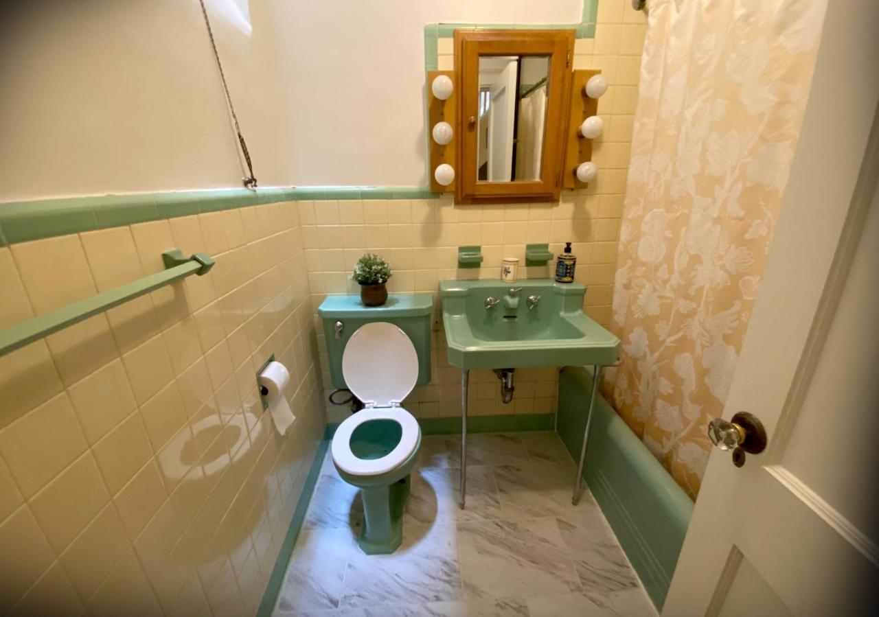 Spacious Bedroom In A Brooklyn House Shared With Host นิวยอร์ก ภายนอก รูปภาพ